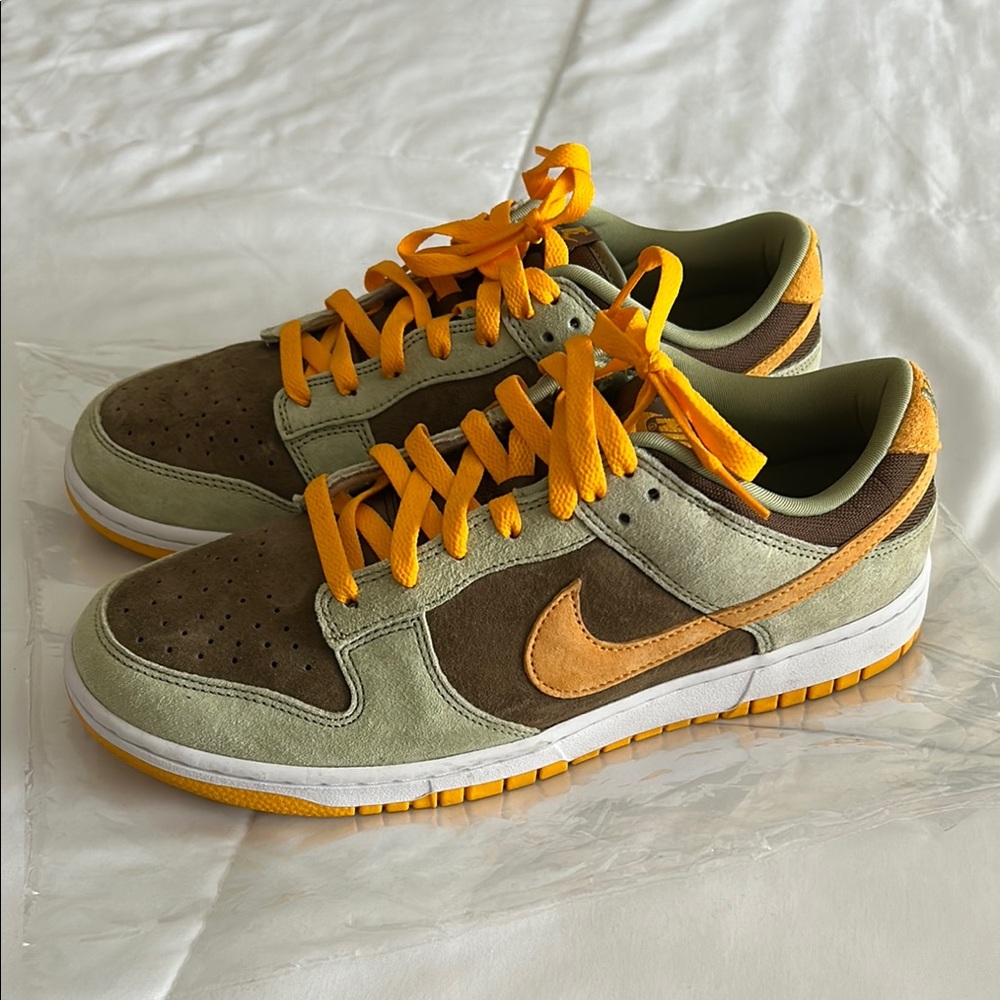 Nike Men's Green and Orange Sneakers